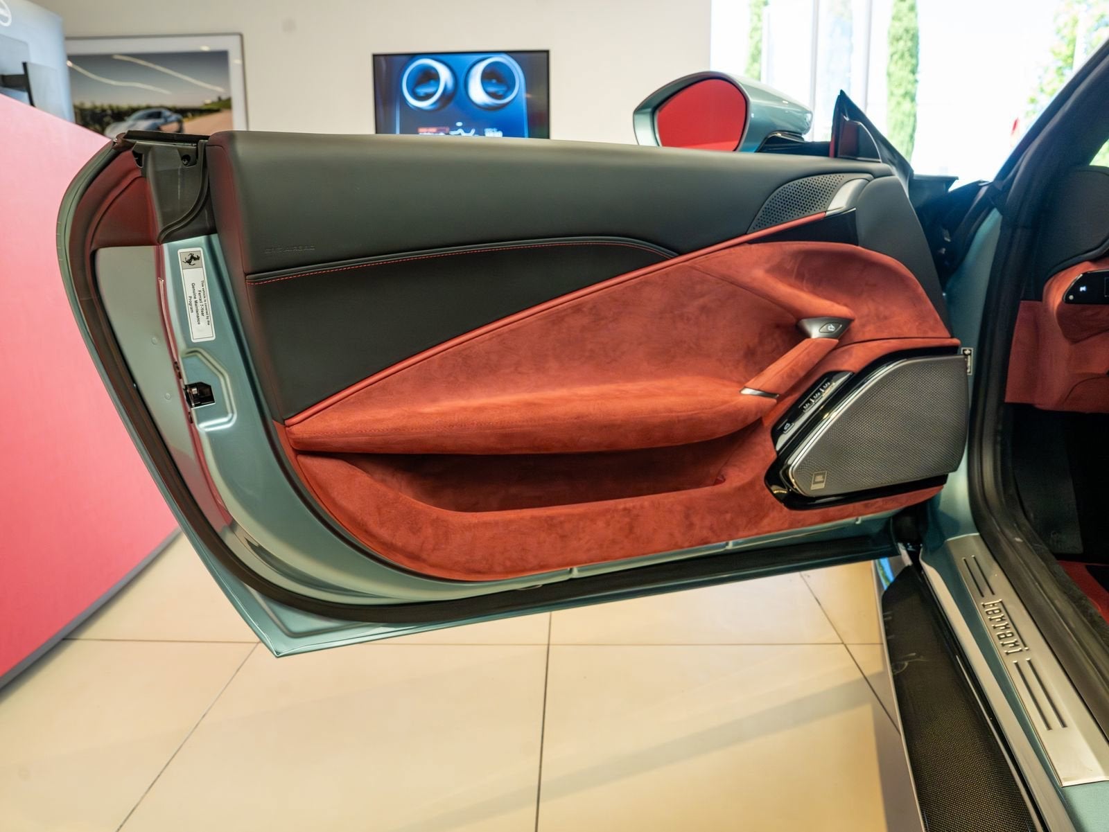 2023 Ferrari Roma Base