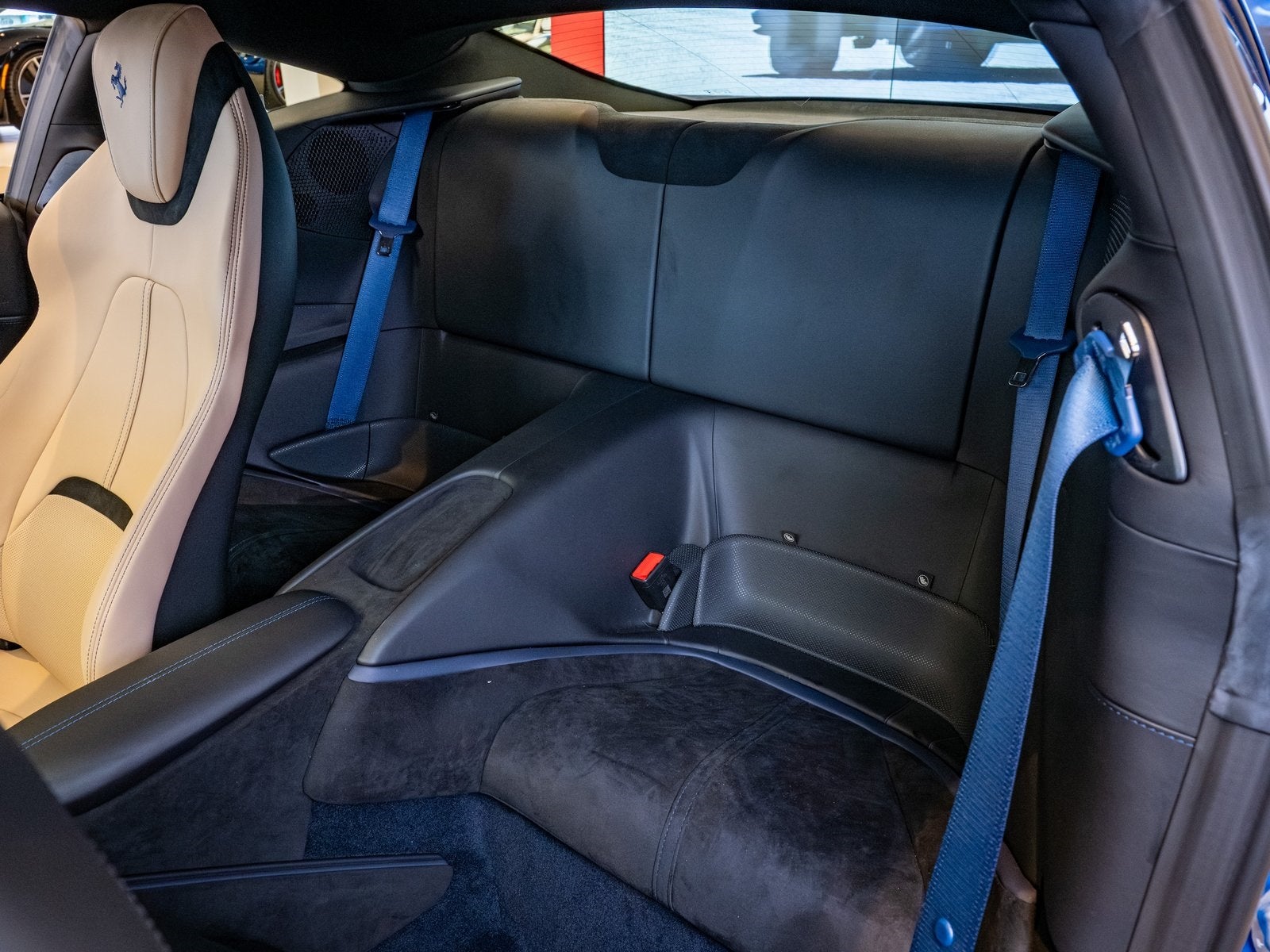 2023 Ferrari Roma Base