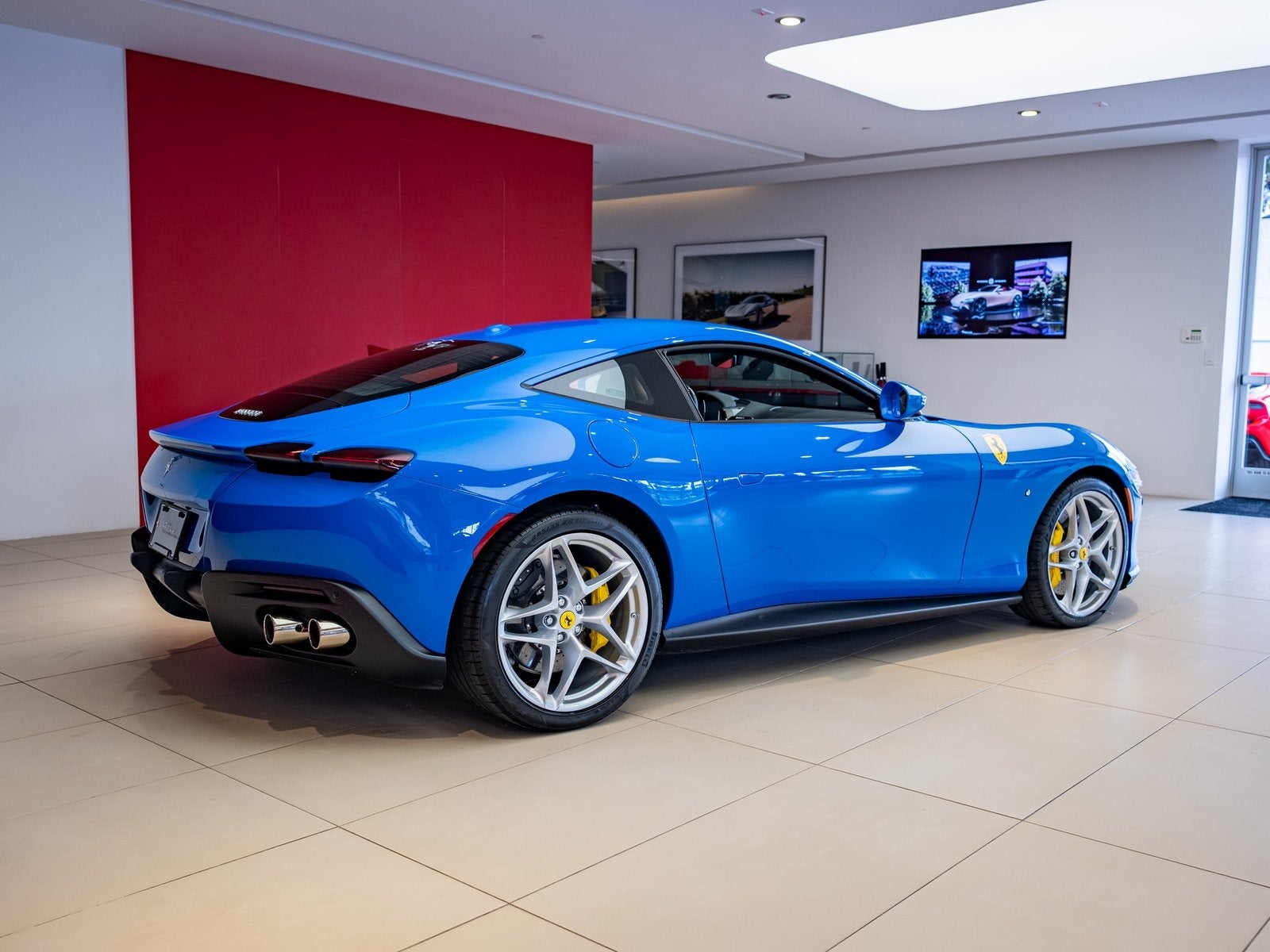 2023 Ferrari Roma Base