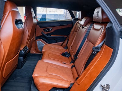 2022 Lamborghini Urus Base