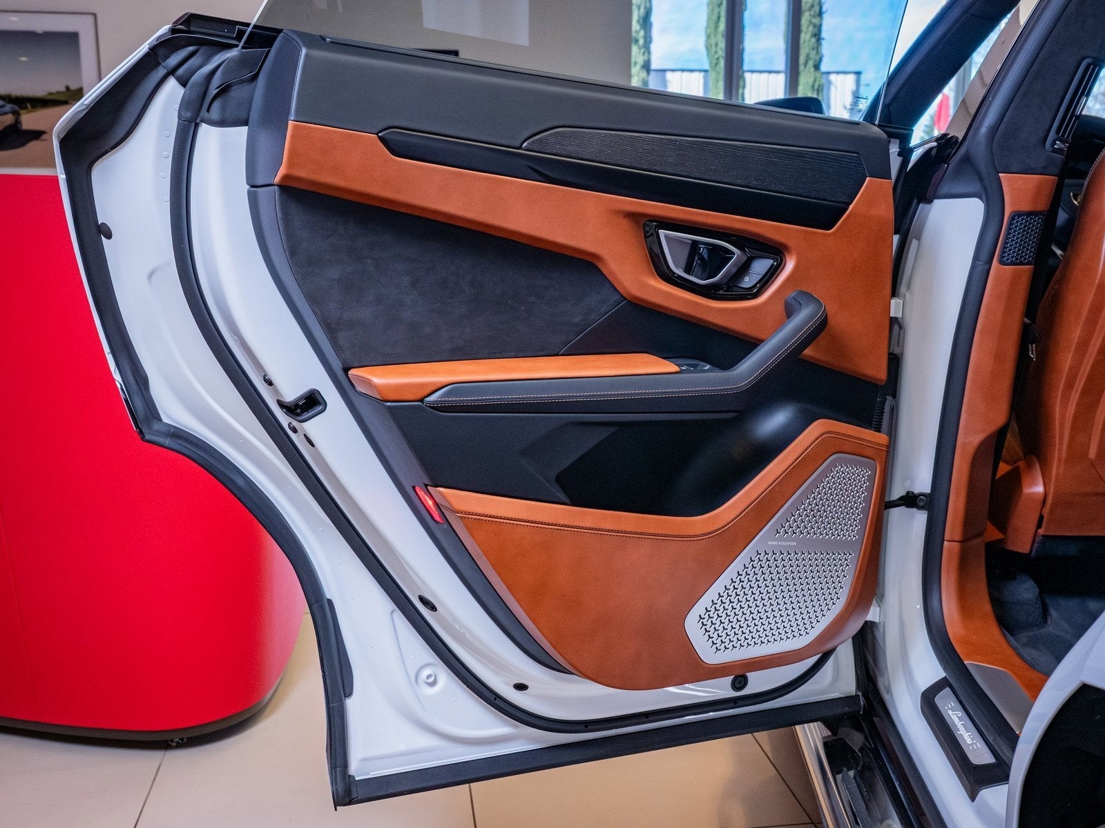 2022 Lamborghini Urus Base