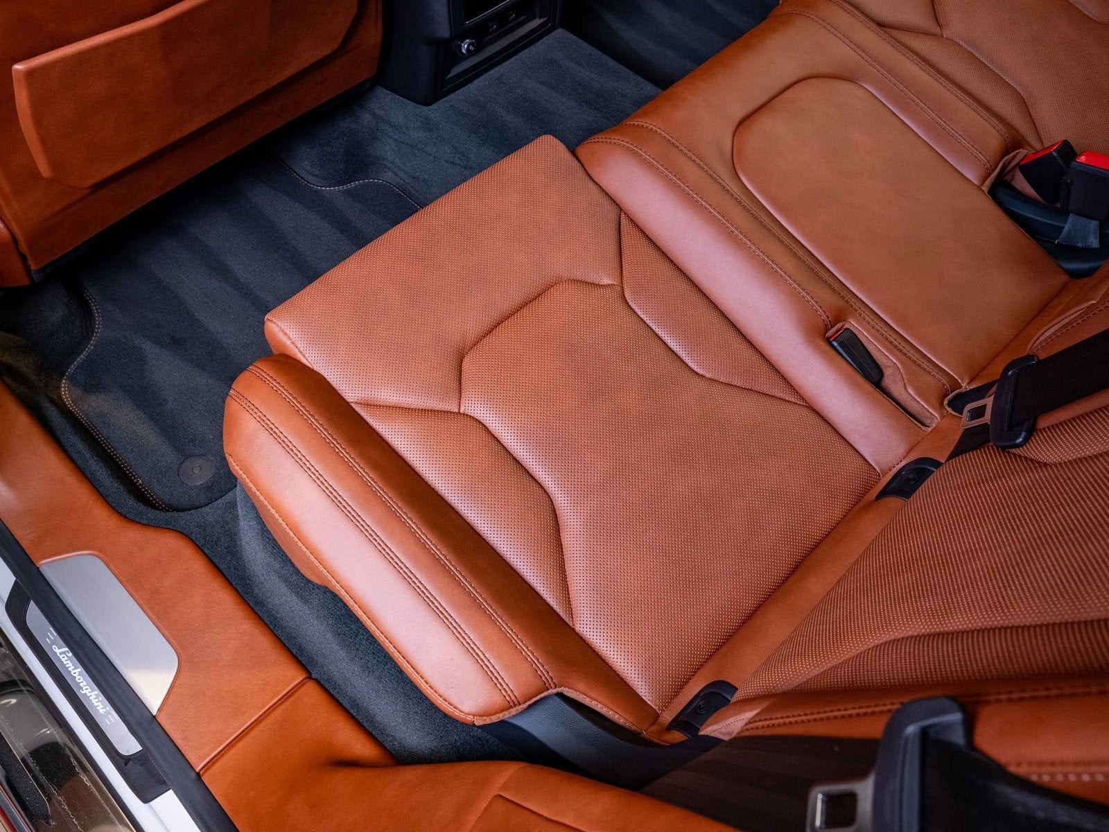 2022 Lamborghini Urus Base