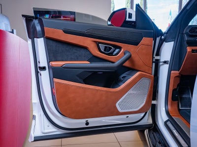 2022 Lamborghini Urus Base