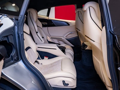 2025 Ferrari Purosangue Base