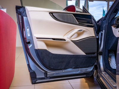 2025 Ferrari Purosangue Base